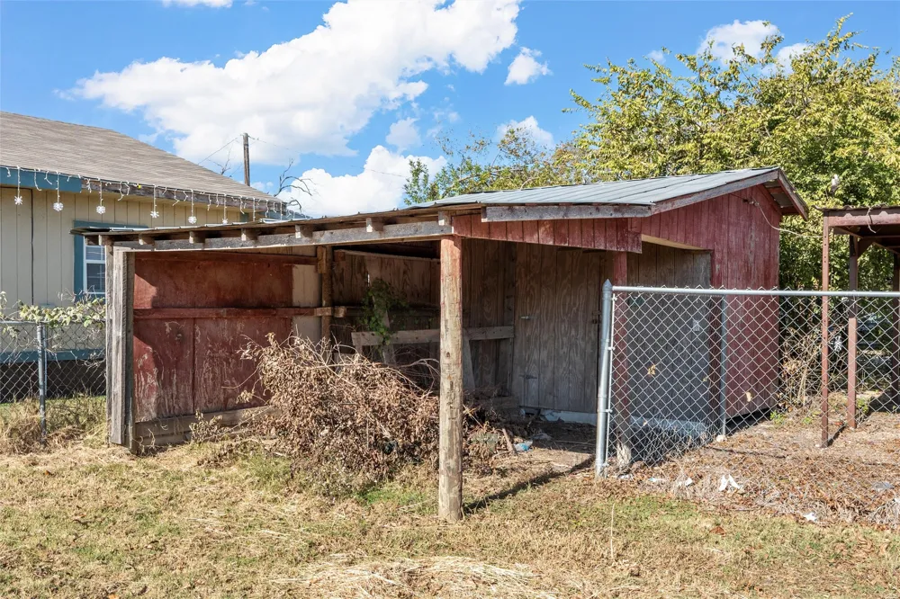 403 S 5th Street Rosebud, TX 76570
