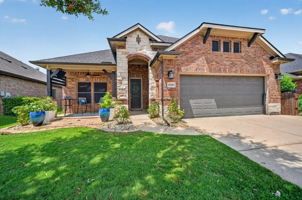 11205 Gibbons Creek Drive Frisco, TX 75036
