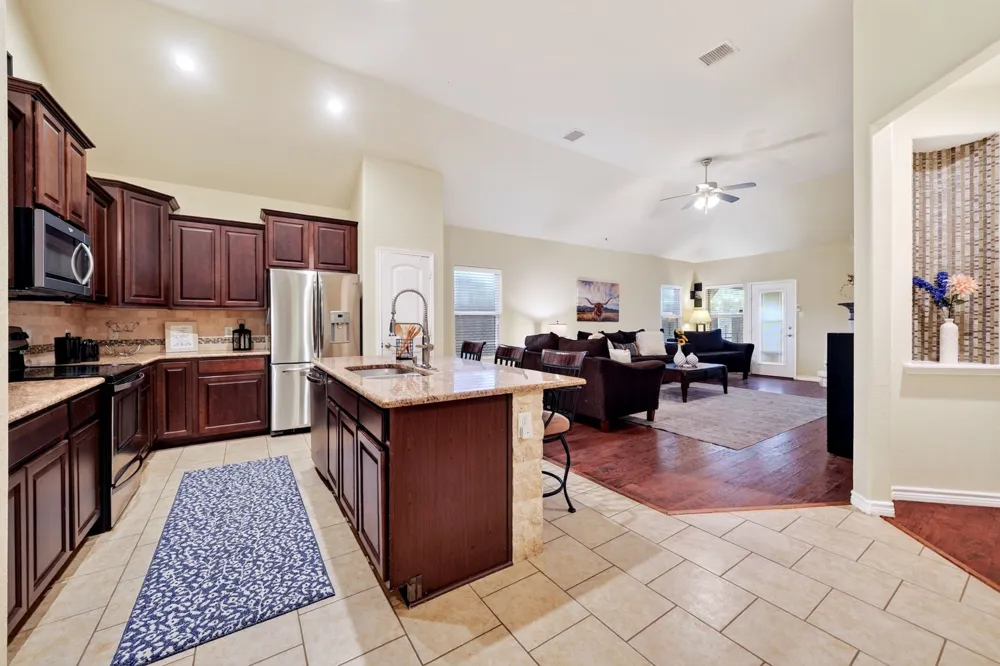 11205 Gibbons Creek Drive Frisco, TX 75036