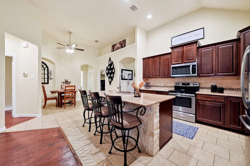 11205 Gibbons Creek Drive Frisco, TX 75036