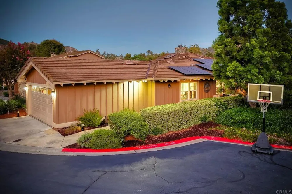 8507 Circle R Course Lane Escondido, CA 92026
