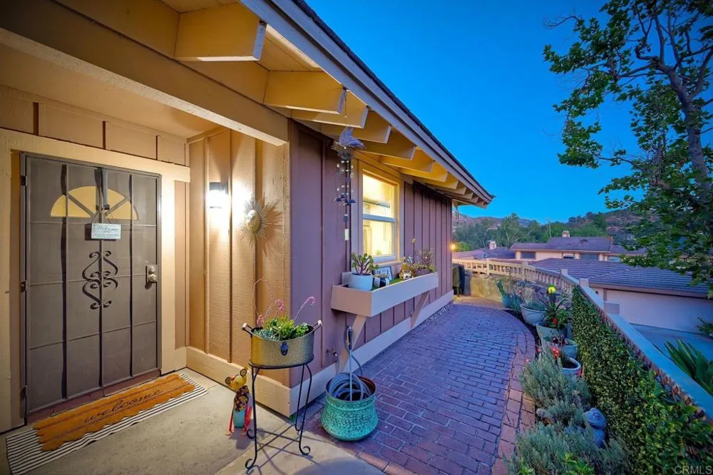 8507 Circle R Course Lane Escondido, CA 92026