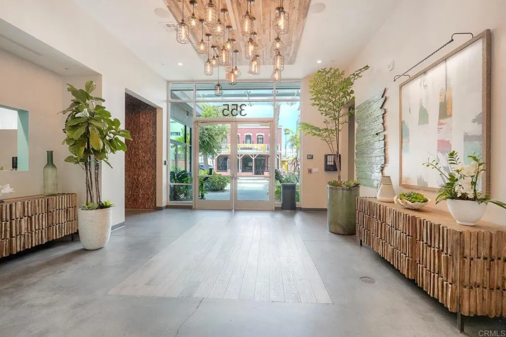 355 Cleveland Street #307 Oceanside, CA 92054
