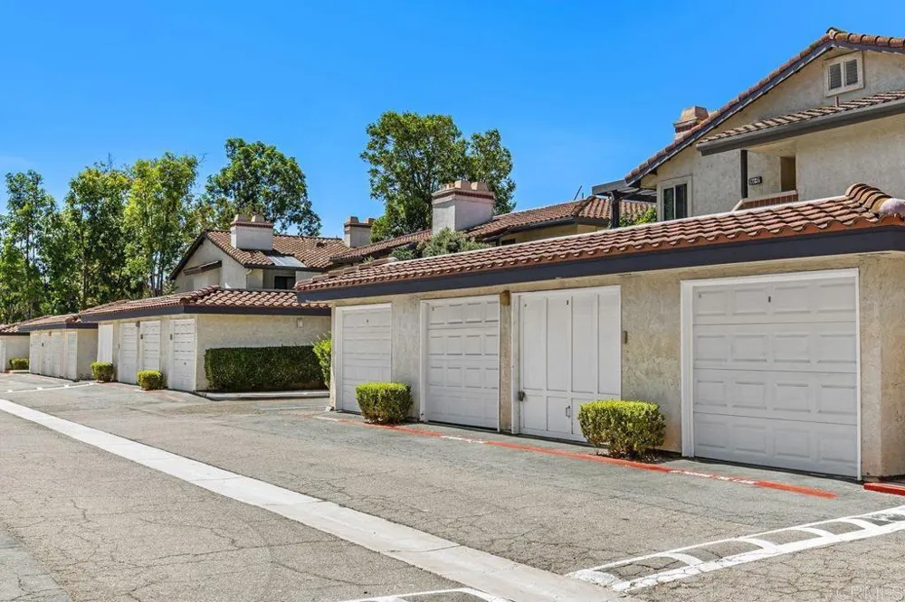 966 Lupine Hills Drive #64 Vista, CA 92081