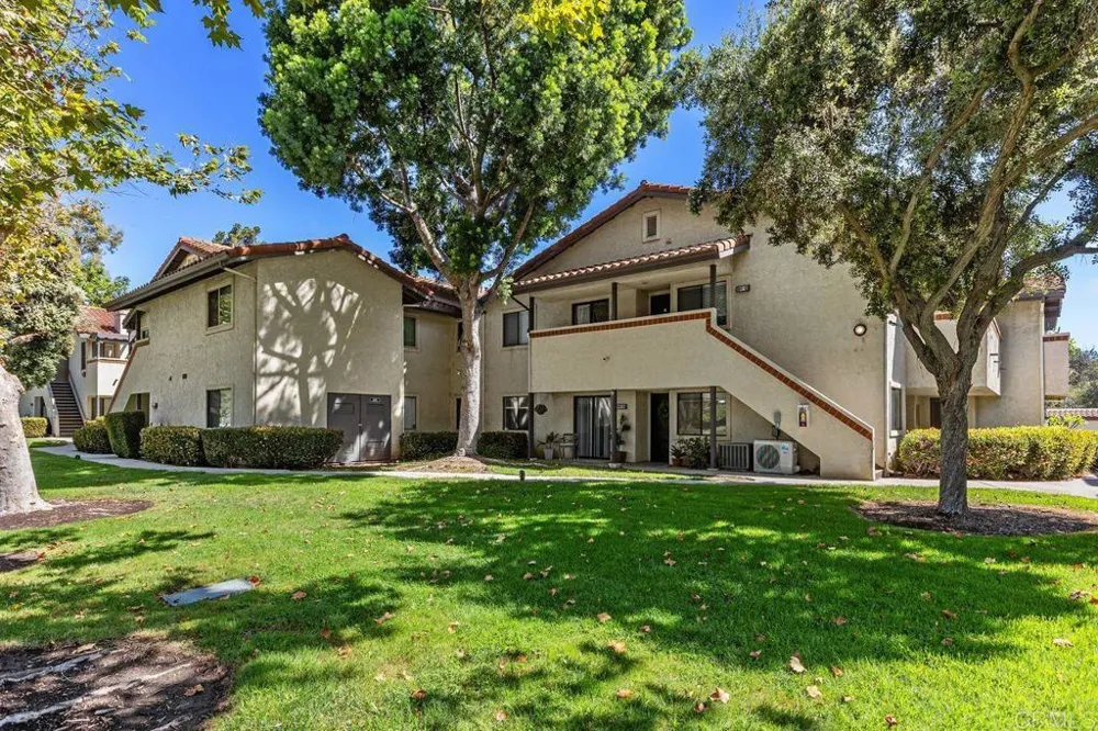 966 Lupine Hills Drive #64 Vista, CA 92081