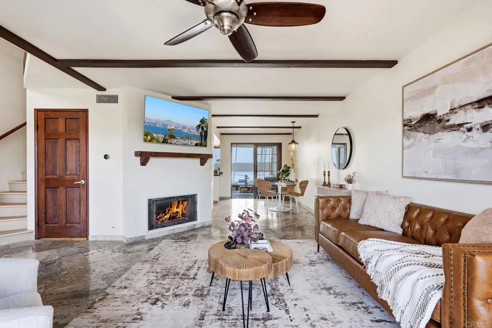 8608 Villa La Jolla Drive #4 La Jolla, CA 92037