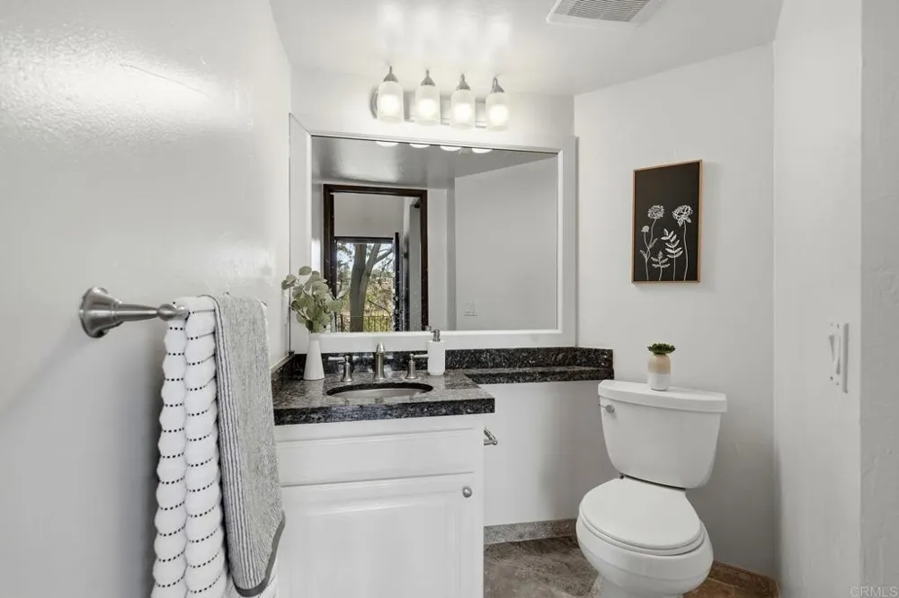 8608 Villa La Jolla Drive #4 La Jolla, CA 92037