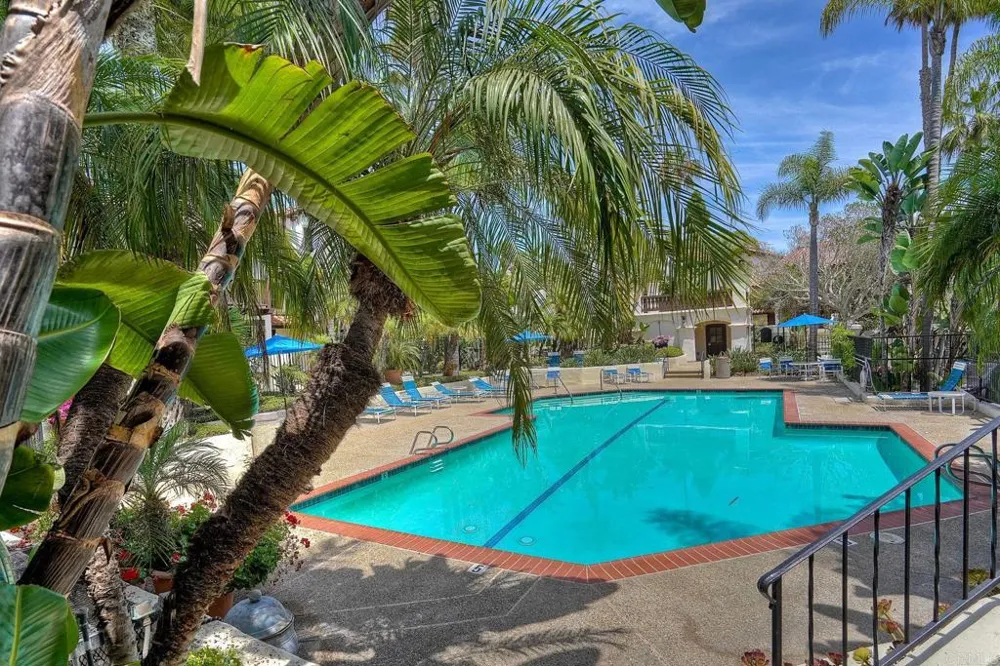 8608 Villa La Jolla Drive #4 La Jolla, CA 92037