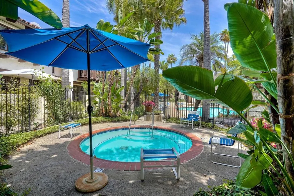 8608 Villa La Jolla Drive #4 La Jolla, CA 92037