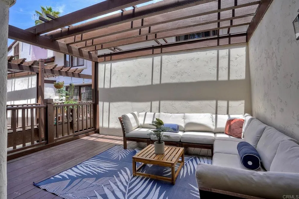 8608 Villa La Jolla Drive #4 La Jolla, CA 92037