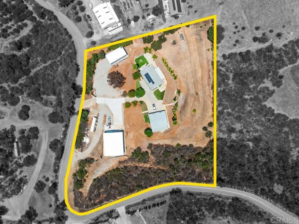 2051 Rainbow Glen Road Fallbrook, CA 92028