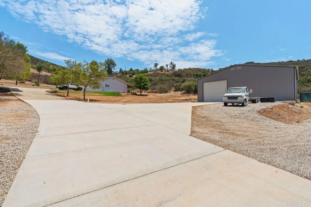 2051 Rainbow Glen Road Fallbrook, CA 92028