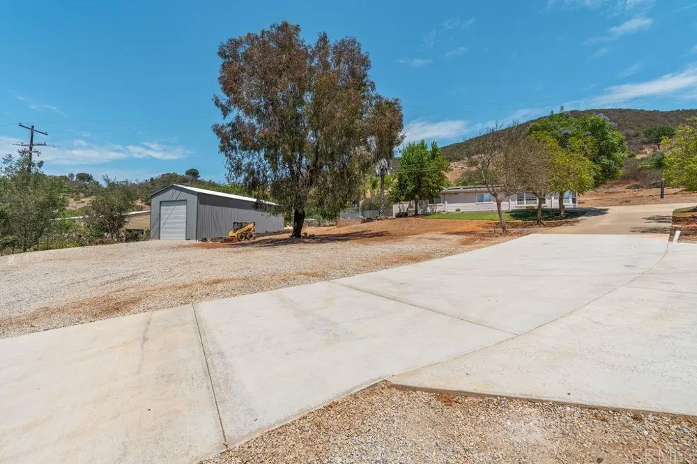 2051 Rainbow Glen Road Fallbrook, CA 92028