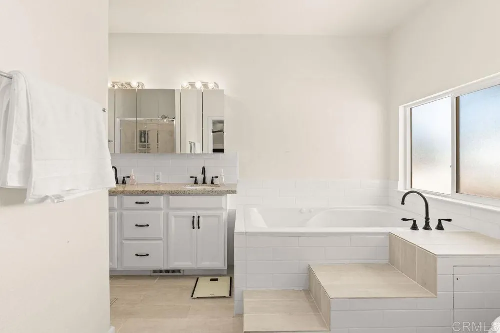 2051 Rainbow Glen Road Fallbrook, CA 92028