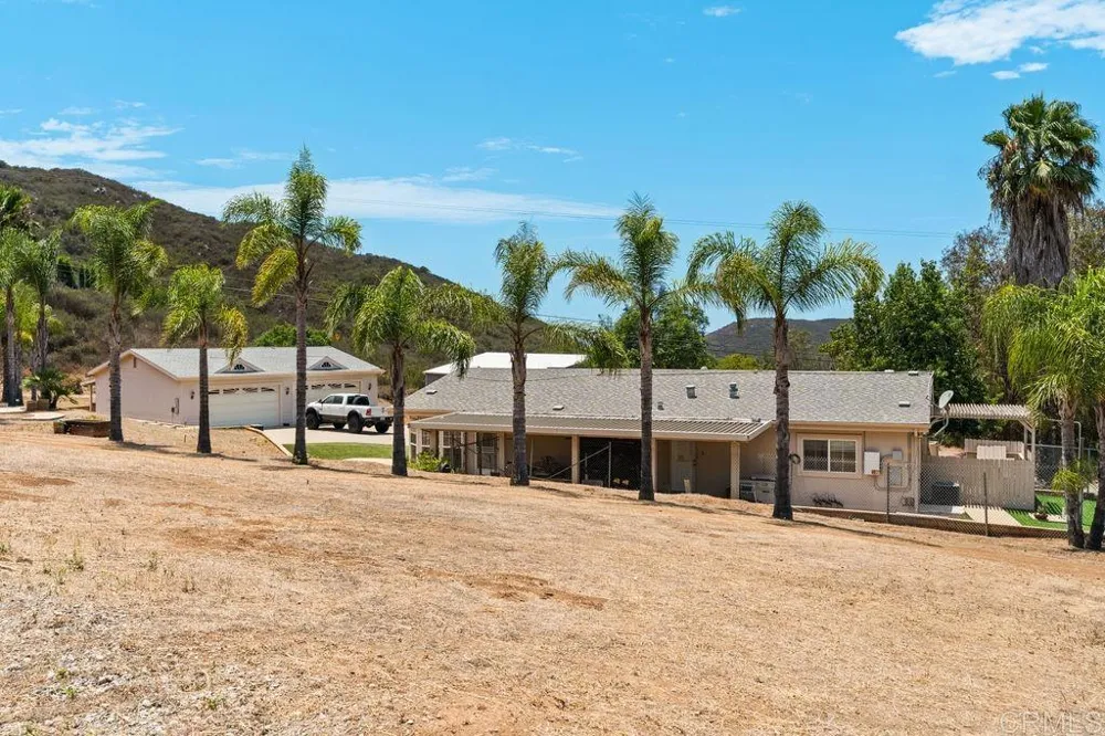 2051 Rainbow Glen Road Fallbrook, CA 92028