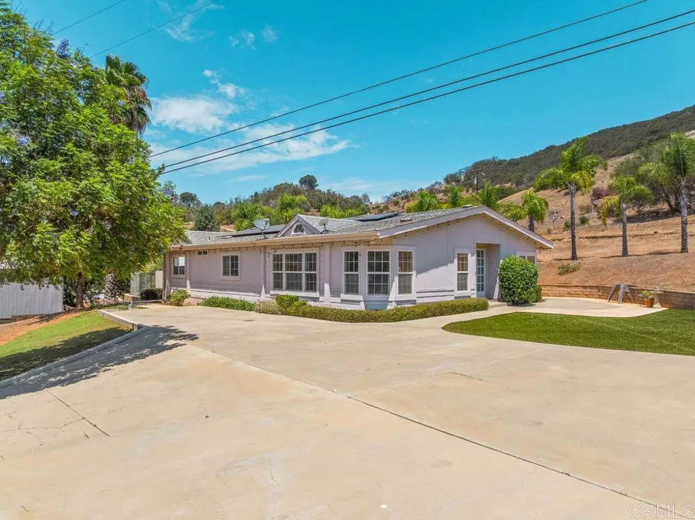 2051 Rainbow Glen Road Fallbrook, CA 92028