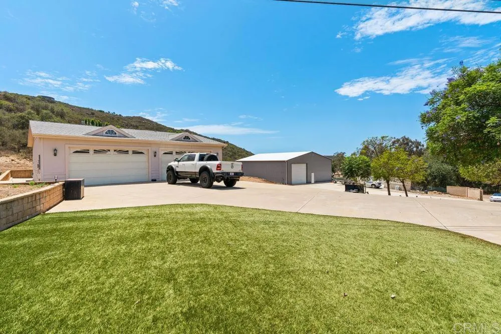 2051 Rainbow Glen Road Fallbrook, CA 92028