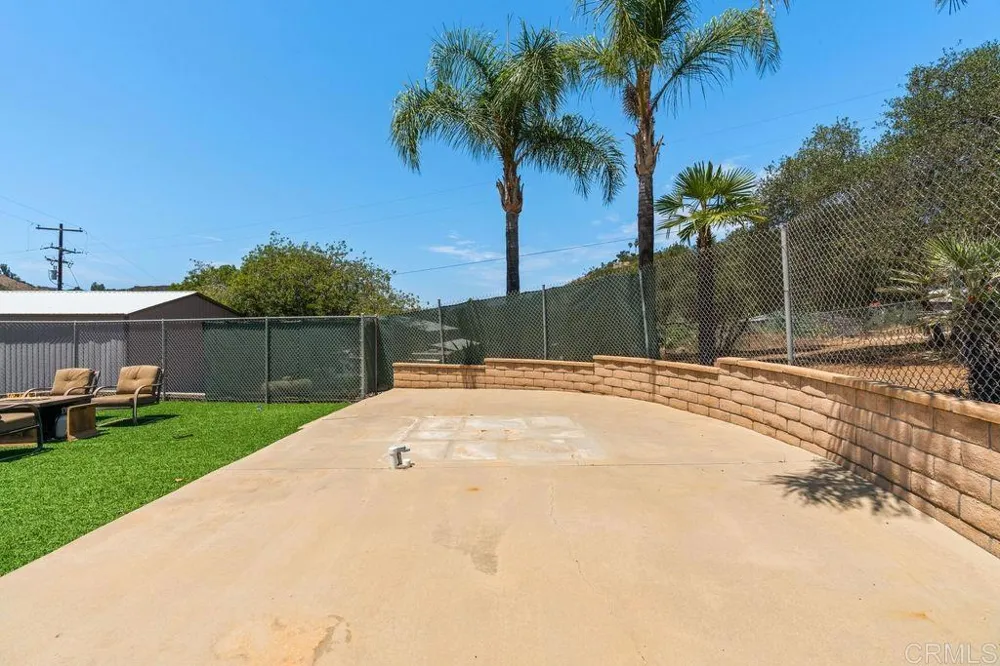 2051 Rainbow Glen Road Fallbrook, CA 92028