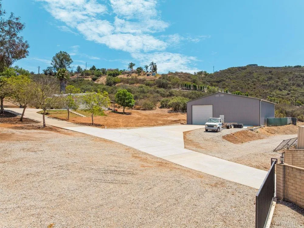 2051 Rainbow Glen Road Fallbrook, CA 92028