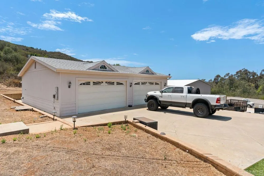 2051 Rainbow Glen Road Fallbrook, CA 92028