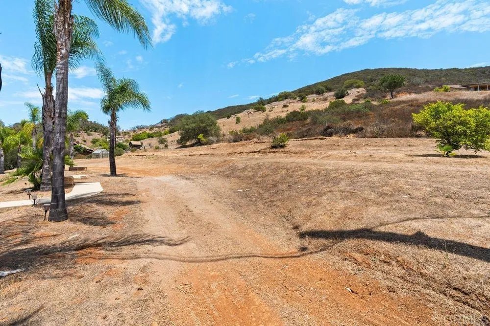 2051 Rainbow Glen Road Fallbrook, CA 92028