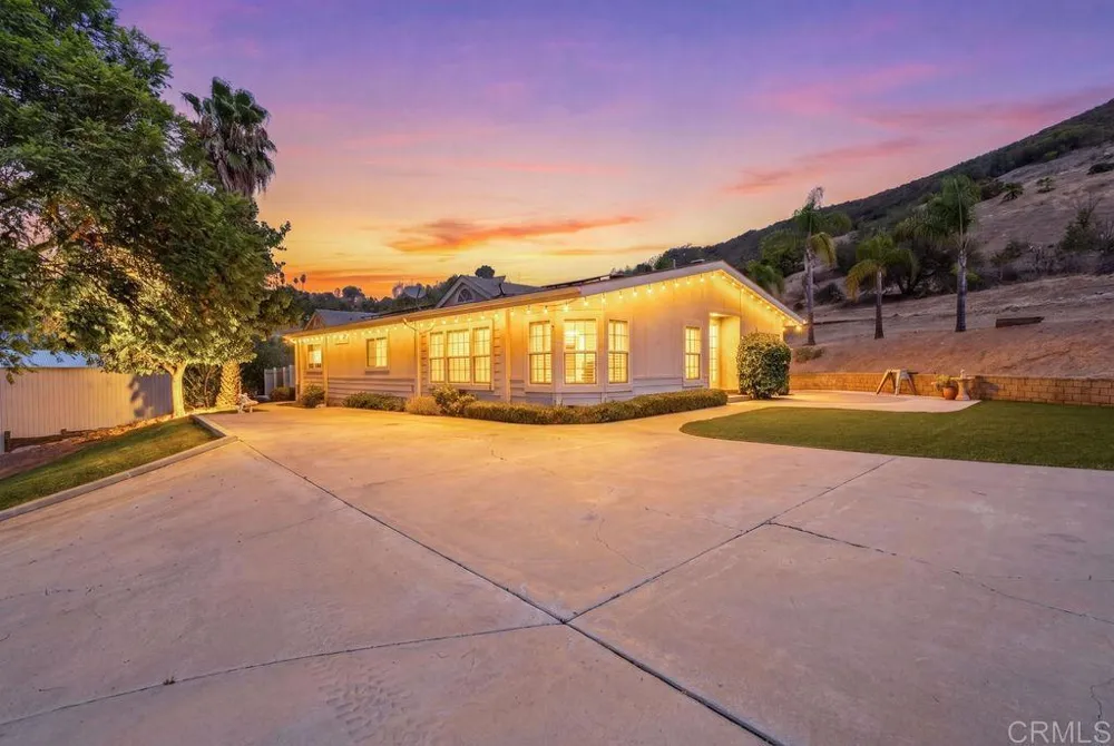2051 Rainbow Glen Road Fallbrook, CA 92028