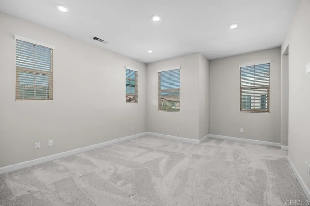 1137 Delpy View Point Vista, CA 92084