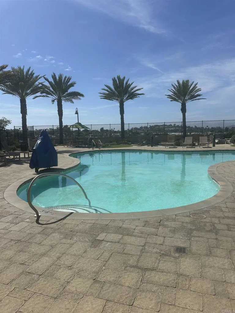 1137 Delpy View Point Vista, CA 92084