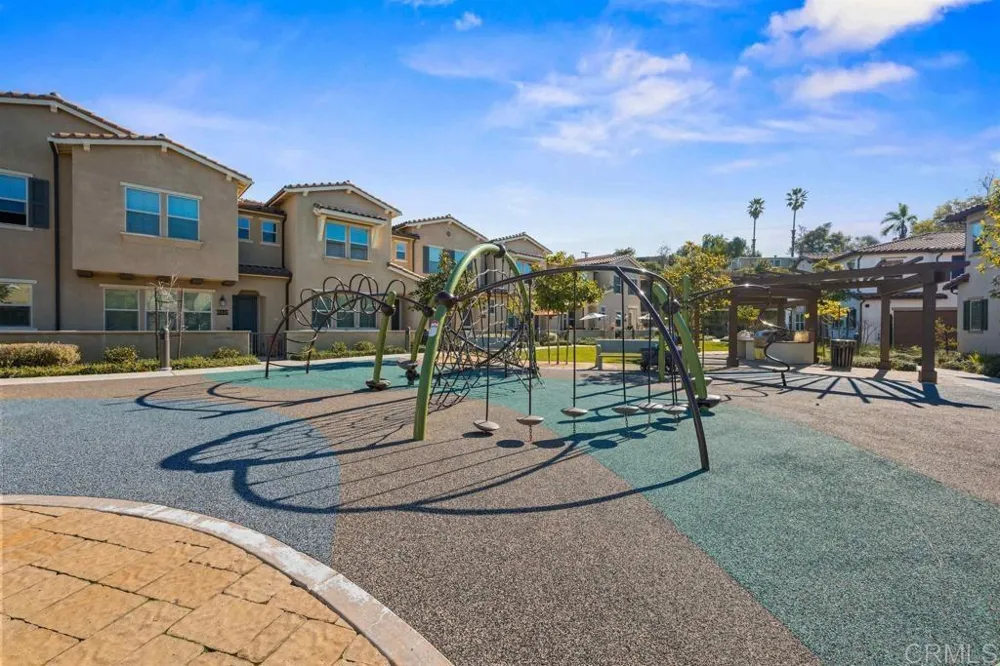 1137 Delpy View Point Vista, CA 92084