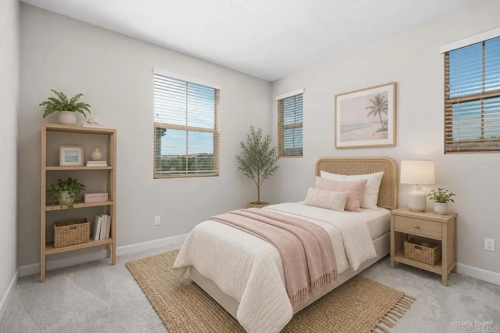 1137 Delpy View Point Vista, CA 92084