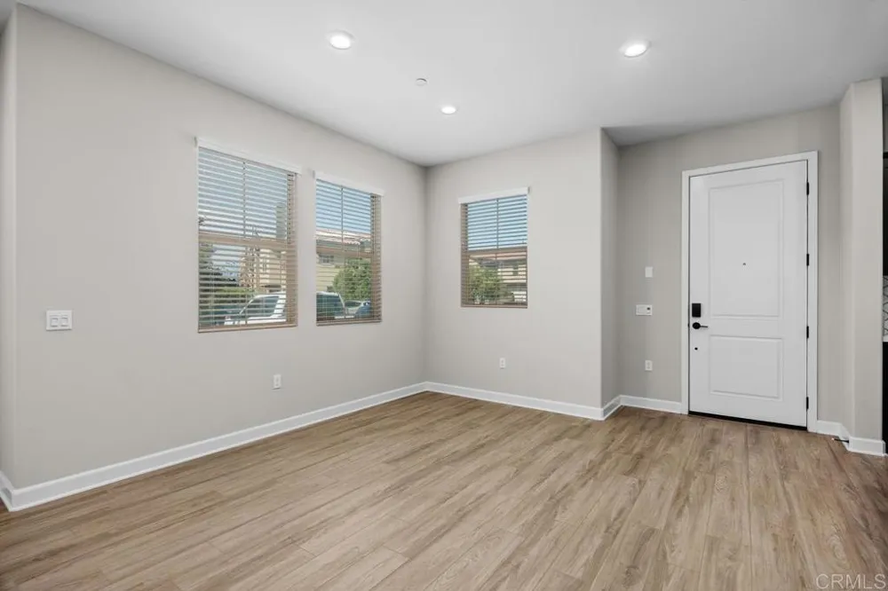 1137 Delpy View Point Vista, CA 92084
