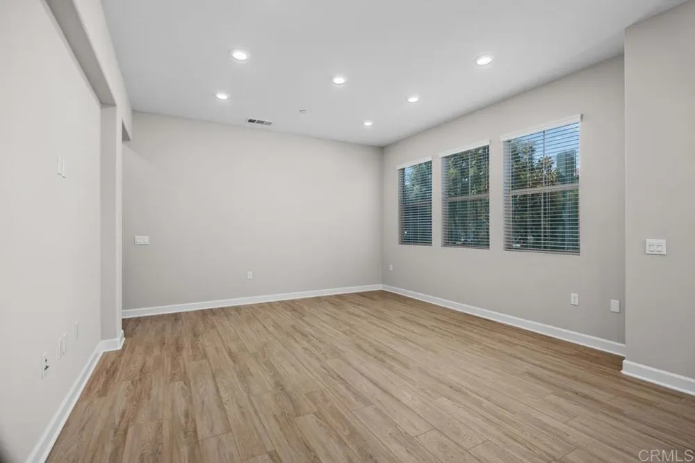 1137 Delpy View Point Vista, CA 92084
