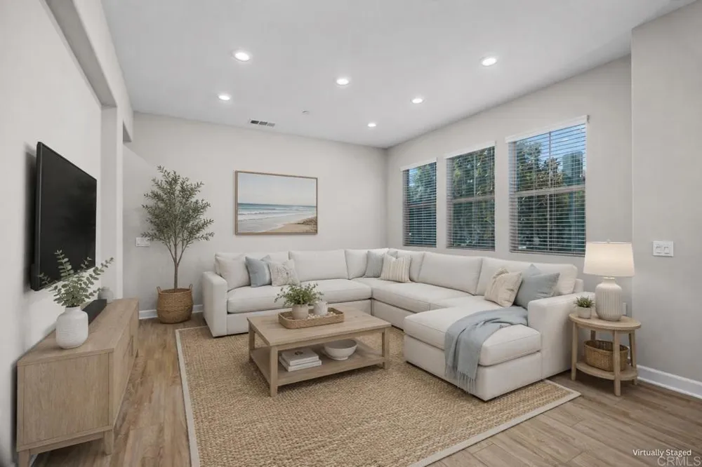 1137 Delpy View Point Vista, CA 92084