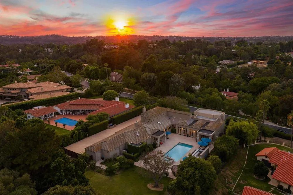 16775 Via Lago Azul Rancho Santa Fe, CA 92067