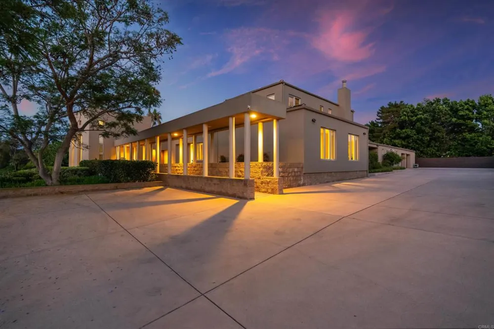 16775 Via Lago Azul Rancho Santa Fe, CA 92067