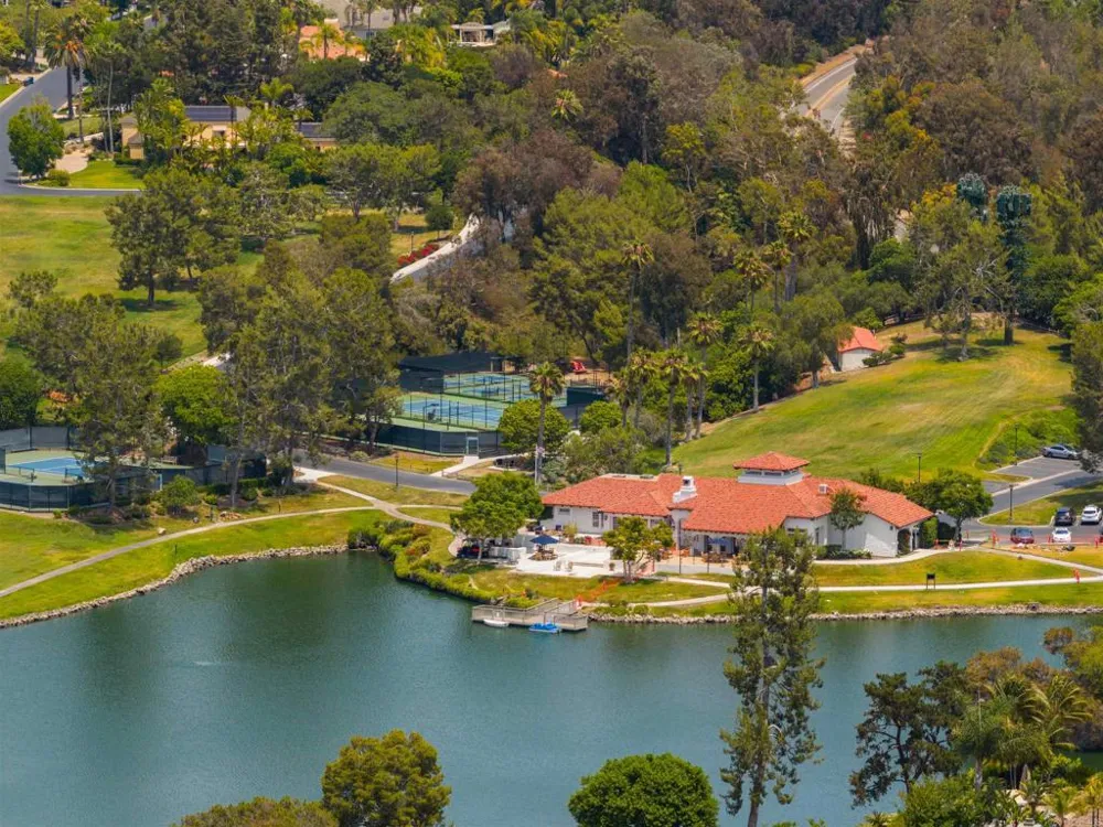 16775 Via Lago Azul Rancho Santa Fe, CA 92067