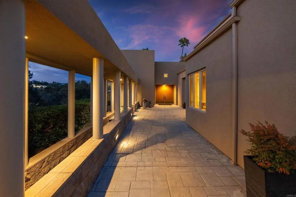 16775 Via Lago Azul Rancho Santa Fe, CA 92067