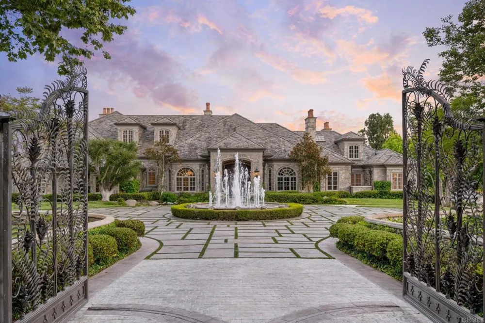 6590 Calle Reina Rancho Santa Fe, CA 92067