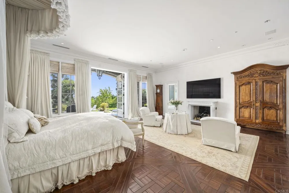 6590 Calle Reina Rancho Santa Fe, CA 92067