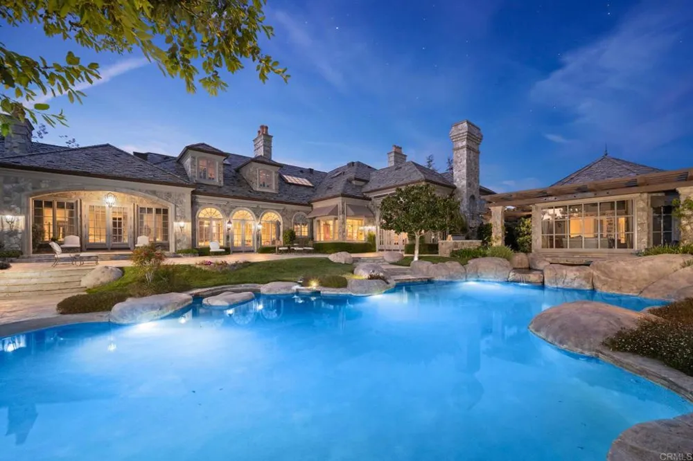 6590 Calle Reina Rancho Santa Fe, CA 92067