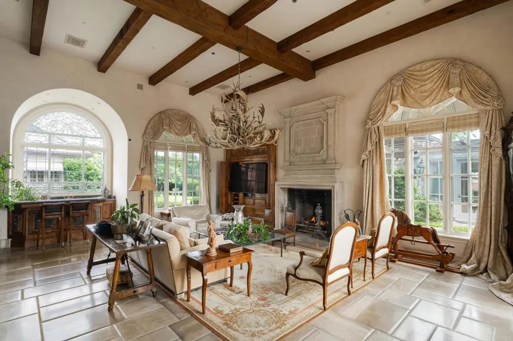6590 Calle Reina Rancho Santa Fe, CA 92067