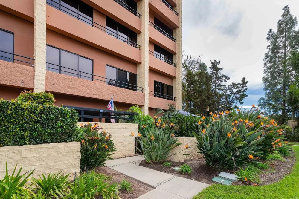 24055 PASEO DEL LAGO #155 Laguna Woods, CA 92637