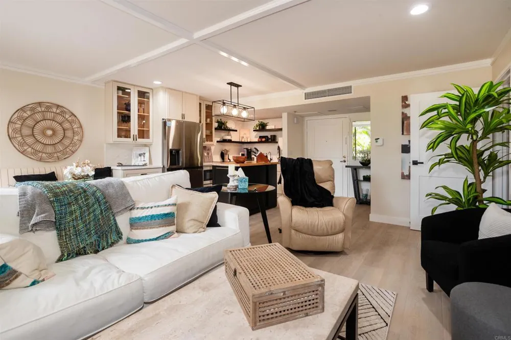 24055 PASEO DEL LAGO #155 Laguna Woods, CA 92637