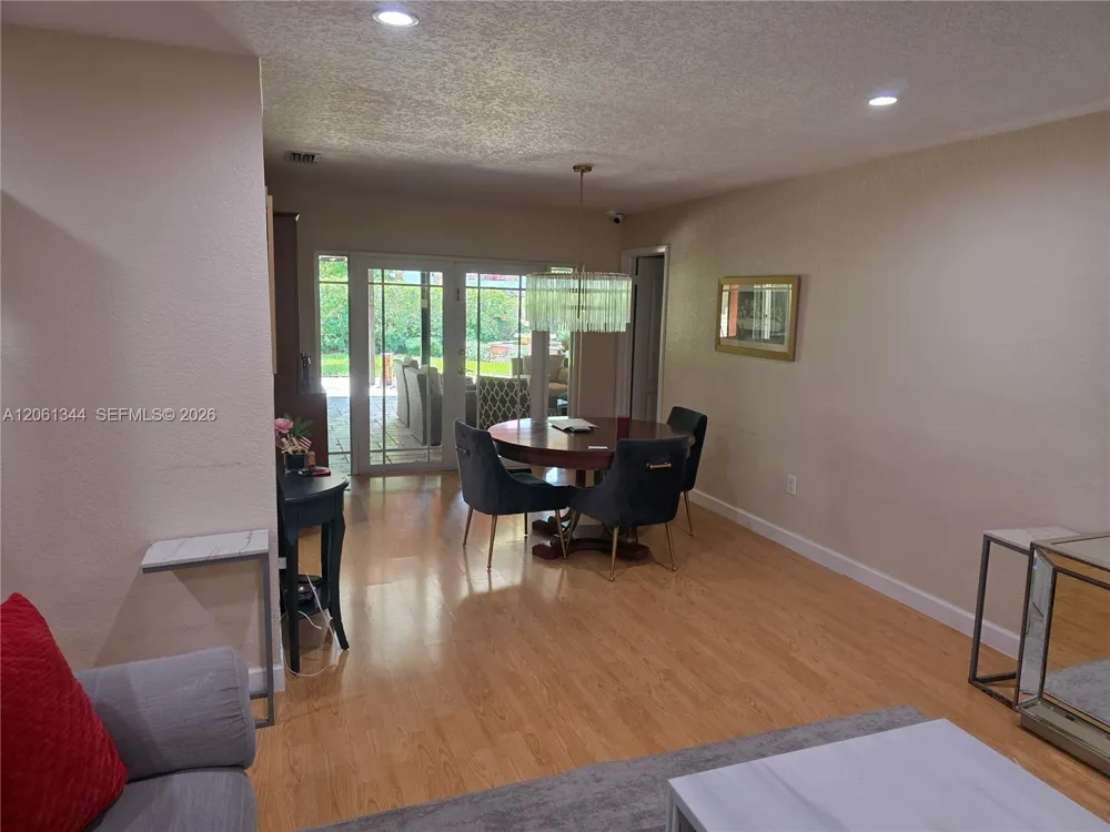 15331 Durnford Dr Miami Lakes, FL 33014