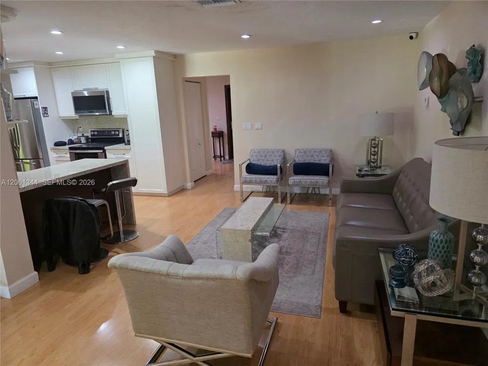 15331 Durnford Dr Miami Lakes, FL 33014