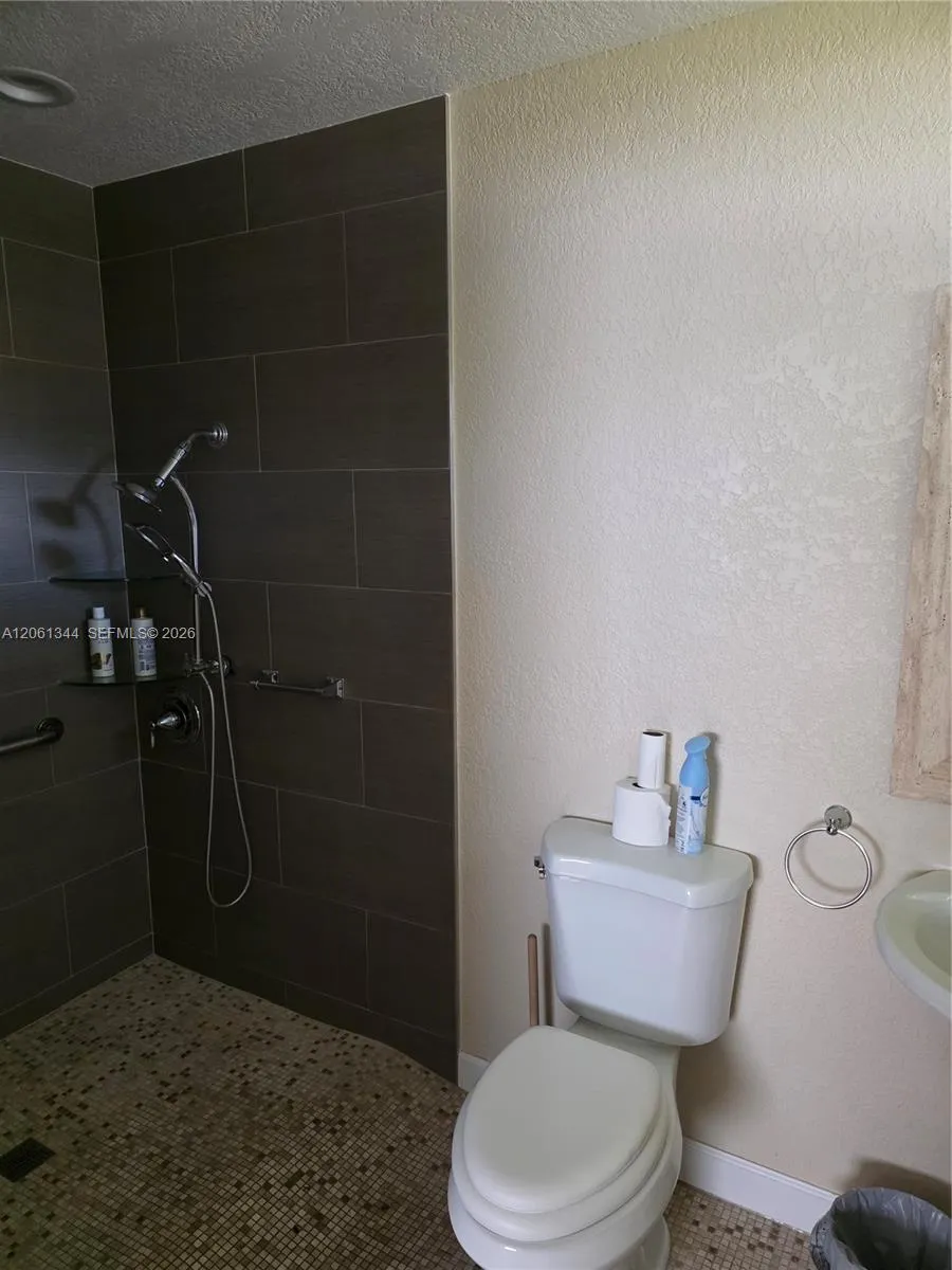 15331 Durnford Dr Miami Lakes, FL 33014