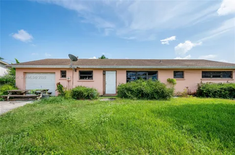 822 NW 15th St