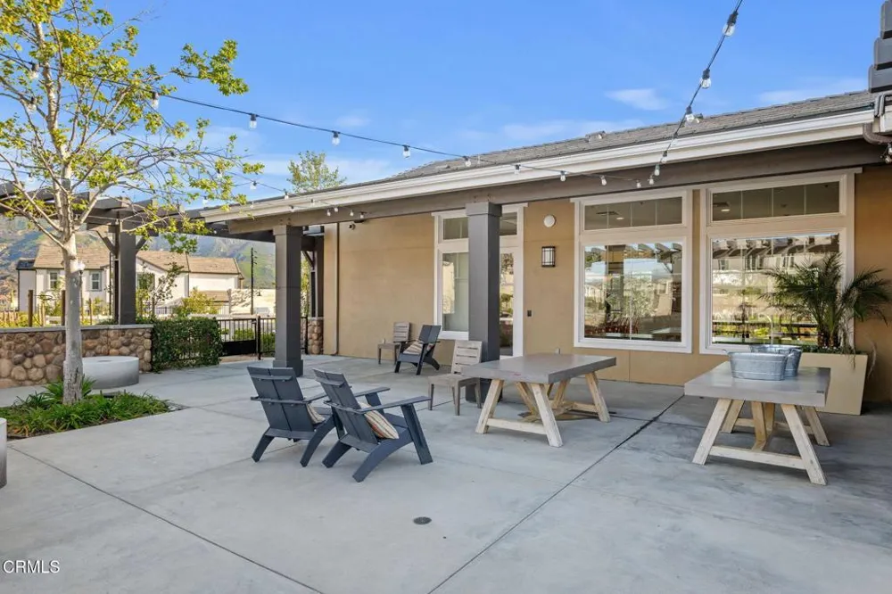 2072 Harvest Loop Santa Paula, CA 93060