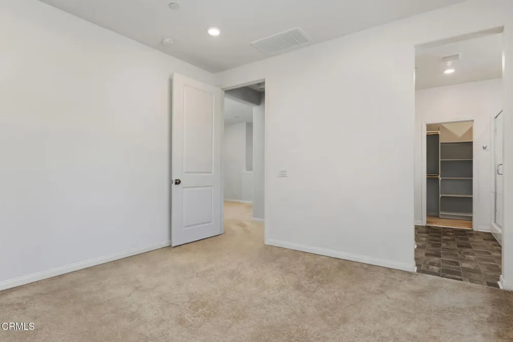 2072 Harvest Loop Santa Paula, CA 93060