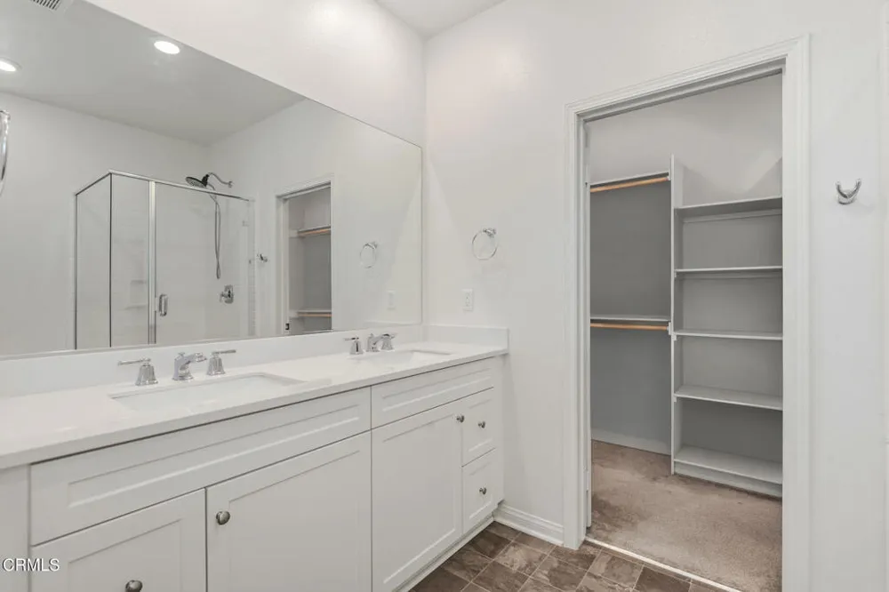2072 Harvest Loop Santa Paula, CA 93060
